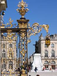 grids of place stanislas in summer